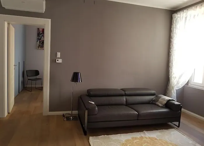 Apartman Still Und Stilvoll Im Stadtzentrum Trieszt