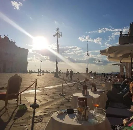 Still Und Stilvoll Im Stadtzentrum Apartment